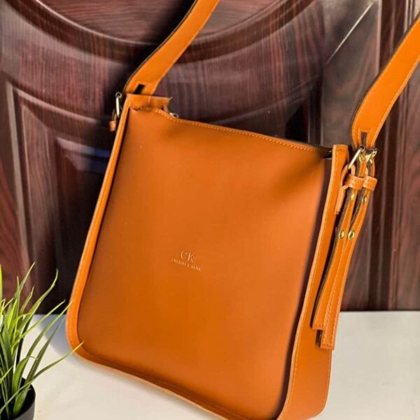 شنطة حريمي ماركة David Jones - جملة اكسبريس