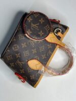 Pinko Mini – شنطة صغيرة بإطلالة كبيرة - جملة اكسبريس