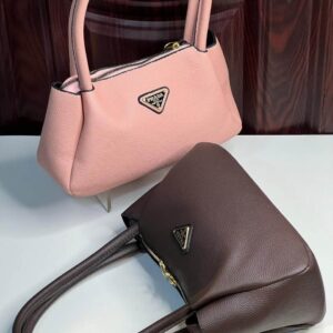 Prada Lux – البساطة الراقية بتوقيع برادا - جملة اكسبريس