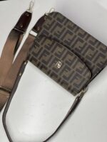 شنطة يد كلاسيكية بطابع عصري – 23×18 سم - جملة اكسبريس