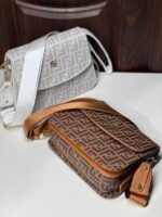 شنطة يد كلاسيكية بطابع عصري – 23×18 سم - جملة اكسبريس