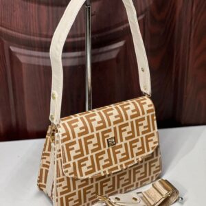 شنطة يد كلاسيكية بطابع عصري – 23×18 سم - جملة اكسبريس