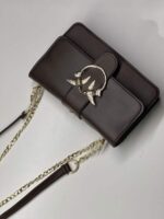 شنطة جلد فاخرة بسلسلة معدنية وتصميم طيور ذهبي - جملة اكسبريس