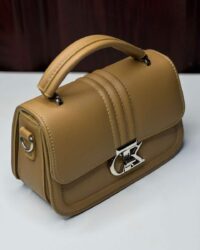 Calvin Klein – شنطة CK الأصلية بطابع أنيق ومقاس عملي - جملة اكسبريس