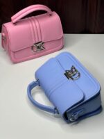 Calvin Klein – شنطة CK الأصلية بطابع أنيق ومقاس عملي - جملة اكسبريس