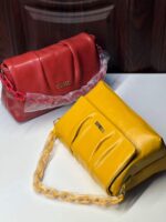 Prada – شنطة أنيقة بلمسة برادا الراقية - جملة اكسبريس