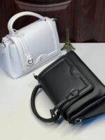 CK 3 Sec – شنطة كالفن كلاين العصرية بخطوط أنيقة - جملة اكسبريس