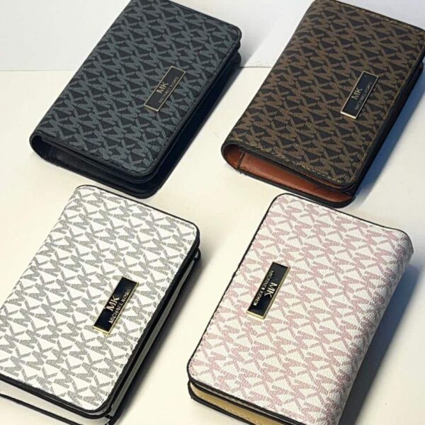 MK Mobile – شنطة موبايل أنيقة بلمسة مايكل كورس - جملة اكسبريس