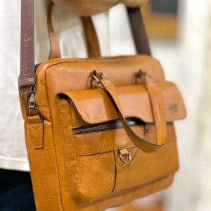 شنطة جلد موديل كلاسيك ماركة Jeep - المنصة ستور