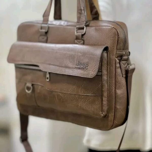 شنطة جلد موديل كلاسيك ماركة Jeep - المنصة ستور