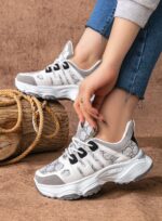 ⁦كوتشي حريمي خامة مستوردة الجملة بداية من 10 قطع⁩ - الصورة ⁦17⁩