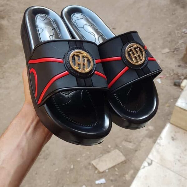 شبشب Red Gold Emblem - جملة اكسبريس