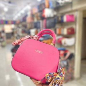 شنطة فوشيا GUESS - جملة اكسبريس