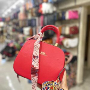 شنطة احمر GUESS - جملة اكسبريس