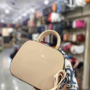 شنطة بيج GUESS - جملة اكسبريس