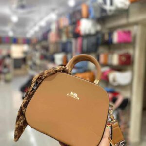 شنطة بيج جملي GUESS - جملة اكسبريس