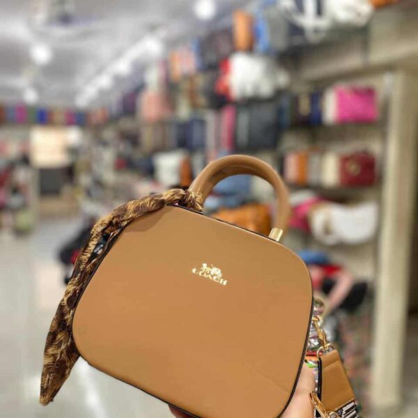 شنطة بيج جملي GUESS - جملة اكسبريس