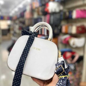شنطة ابيض GUESS - جملة اكسبريس
