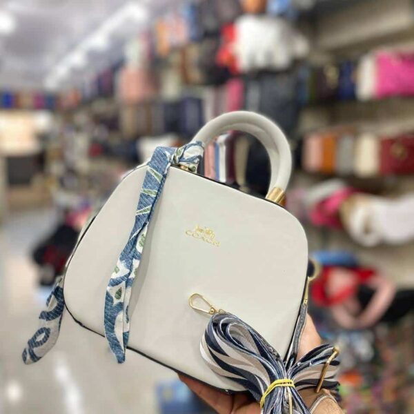 شنطة اوف وايت GUESS - جملة اكسبريس