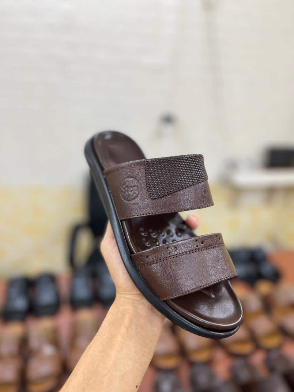 شبشب رجالي بني غامق موديل A80 / A49 – مصنع جملة فقط شبشب رجالي بني غامق موديل A80 / A49 – مصنع جملة فقط