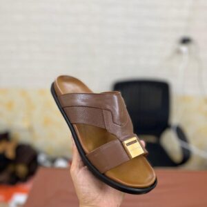 شبشب رجالي موديل B 93 – تصميم أنيق لون بني غامق - جملة اكسبريس