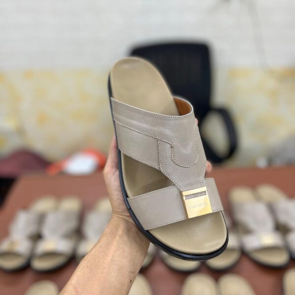 شبشب رجالي موديل B 93 – تصميم أنيق لون بيج فاتح - جملة اكسبريس