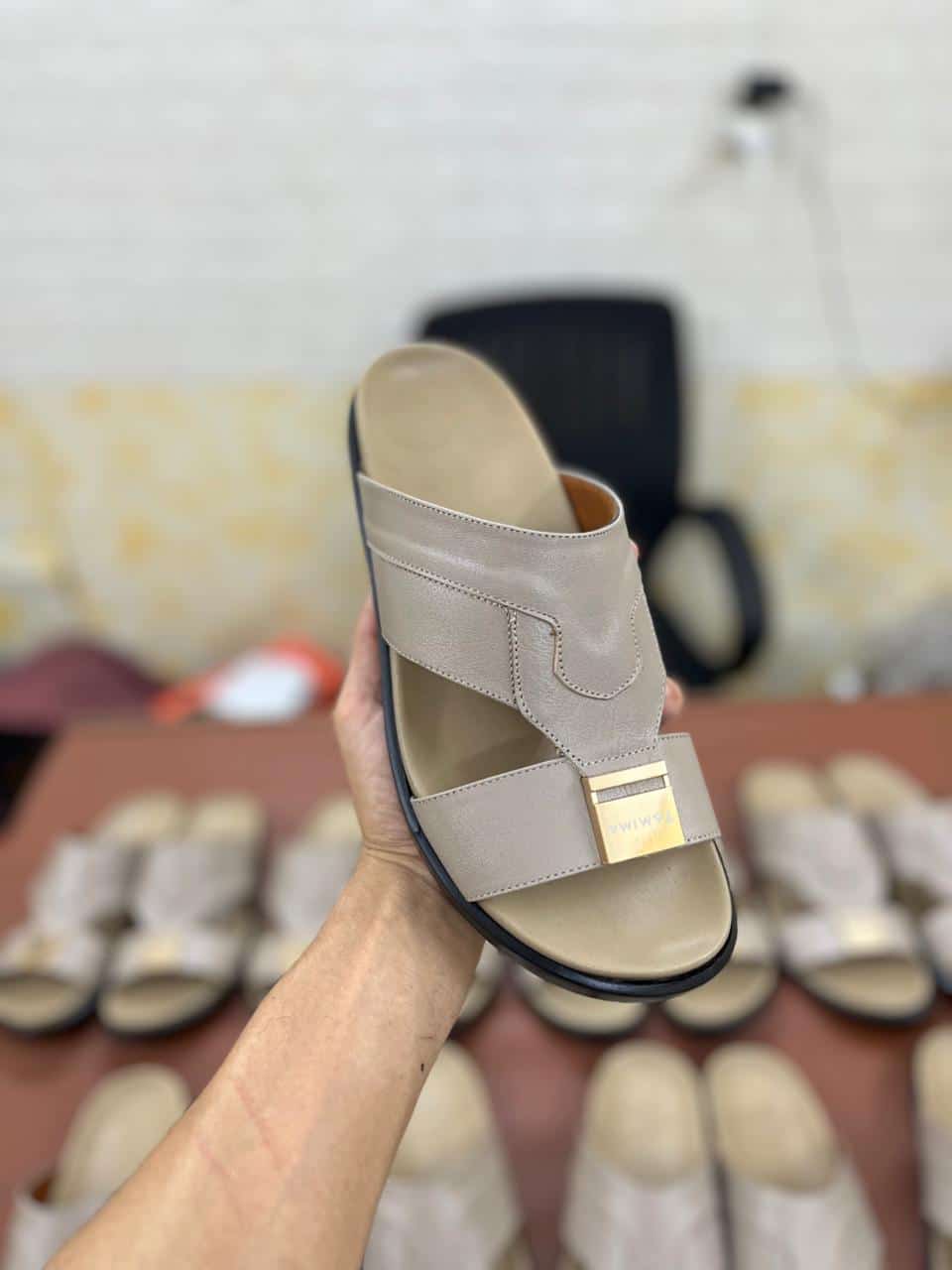 شبشب رجالي موديل B 93 – تصميم أنيق لون بيج فاتح - جملة اكسبريس شبشب رجالي موديل B 93 – تصميم أنيق لون بيج فاتح - جملة اكسبريس