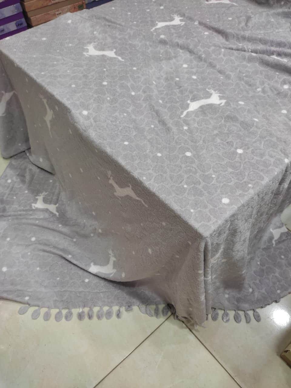 WhatsApp Image 2025-09-20 at 11.39.01 (1) دفايات الغزالة والعنبة رمادي فاتح - حفر فاخر وجودة عالية - الصورة 1