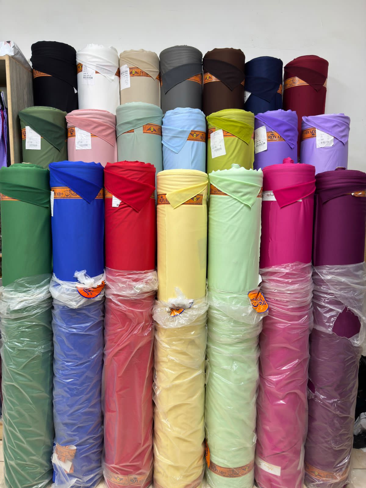 WhatsApp Image 2025-09-29 at 20.18.07 اسكوبا كريب ساده الخامه التقيله عرض ١٥٠سم - الصورة 1