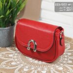 شنطة يد جلدية بني لمسة فاخرة بتصميم مميز