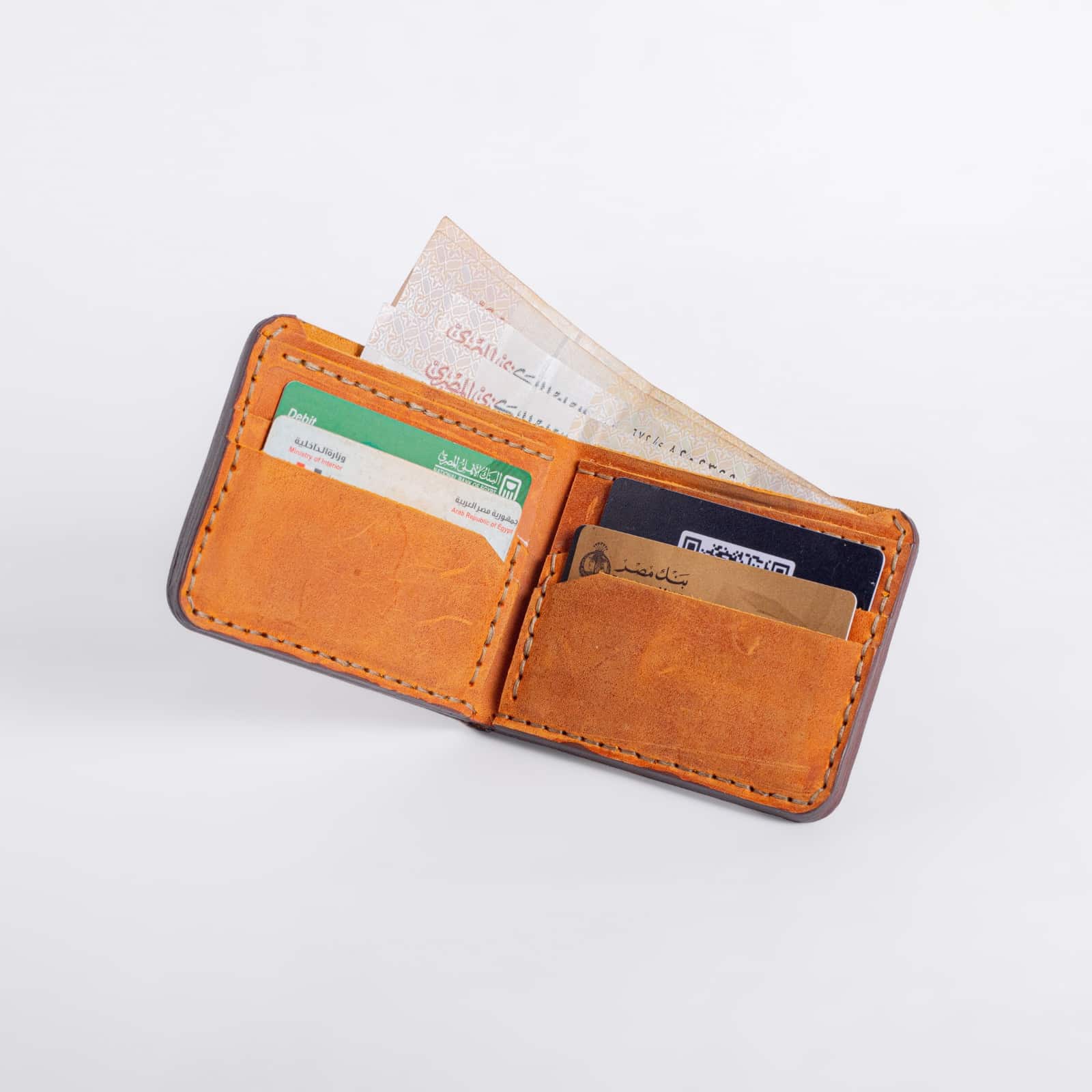 WhatsApp Image 2025-12-15 at 08.15.49 محفظة تيما الكلاسيكية بيج - الصورة 1