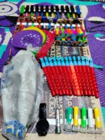 ⁦كرتونة الكنز مصاصة وجوائز وهدايا في كل كيس⁩ - الصورة ⁦2⁩