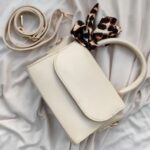 5 × شنطة كروس سكارف ابيض