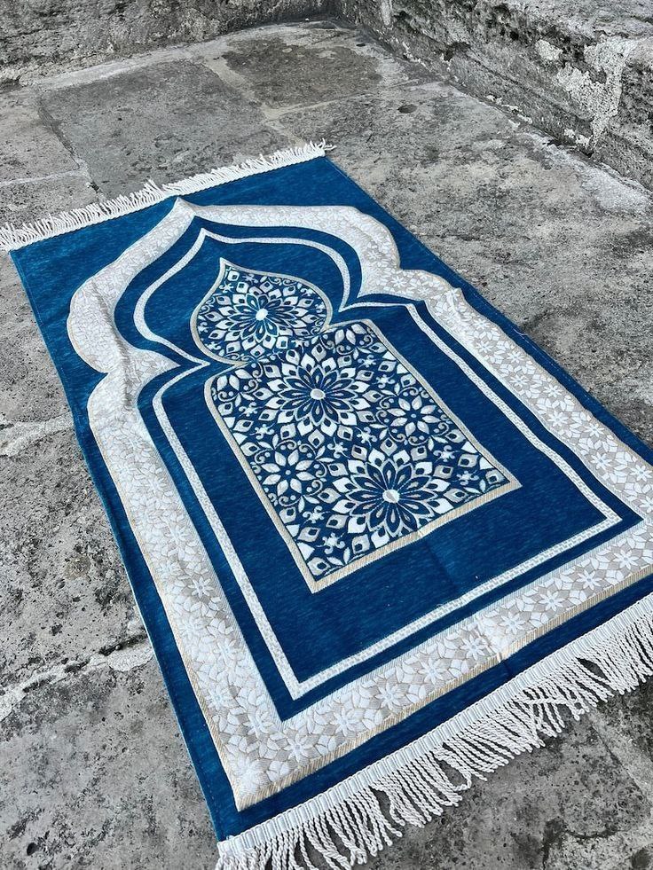 WhatsApp Image 2026-06-17 at 08.24.27 (2) سجاد صلاة قطيفة تركي بنقوش الورد الاسلامية - الصورة 1